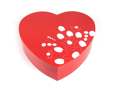 Heart-shaped gift box